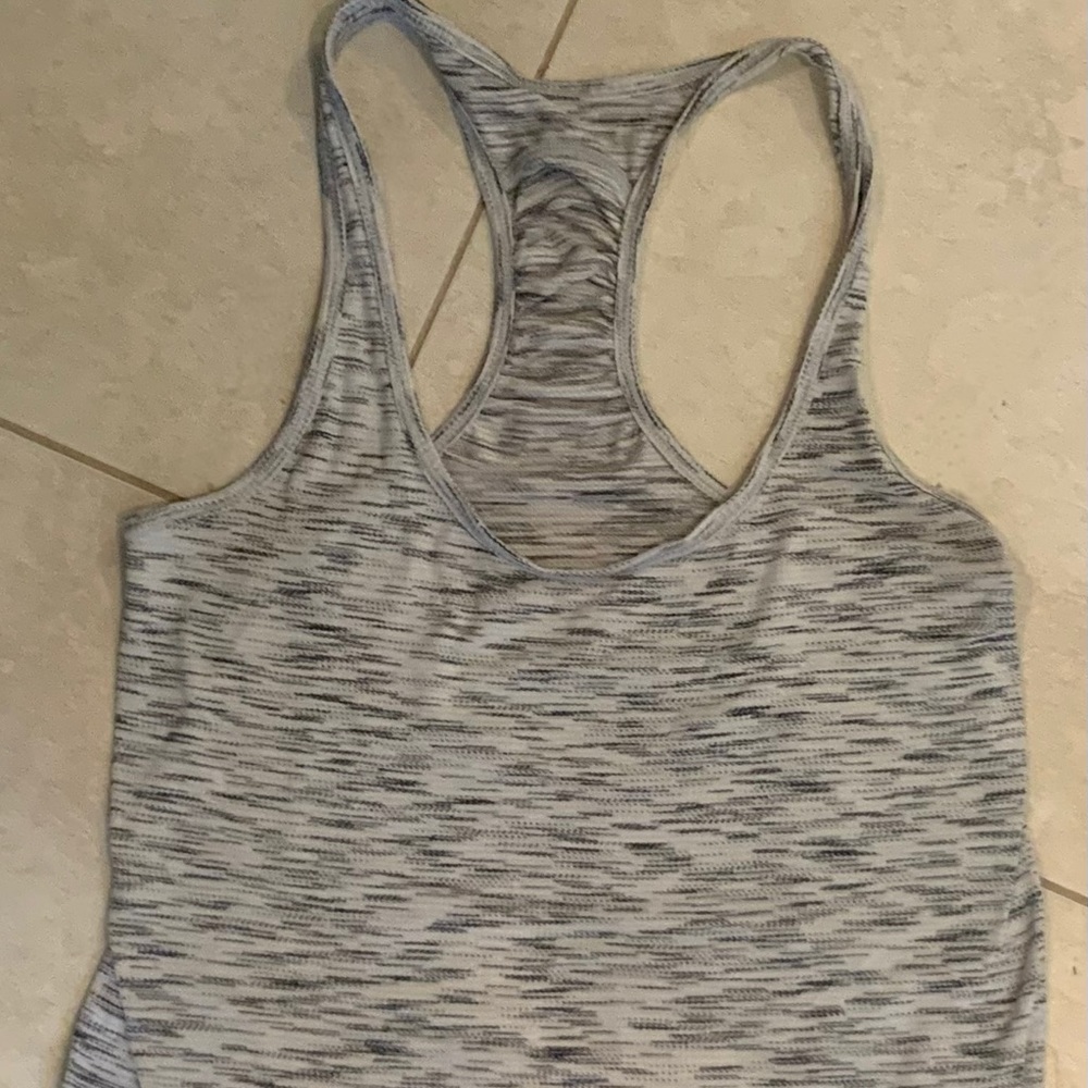 Lululemon tank